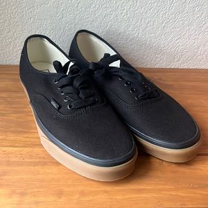 NWT Vans 12oz Canvas Authentic Black/Gum Mens 10.5 / 44 EU